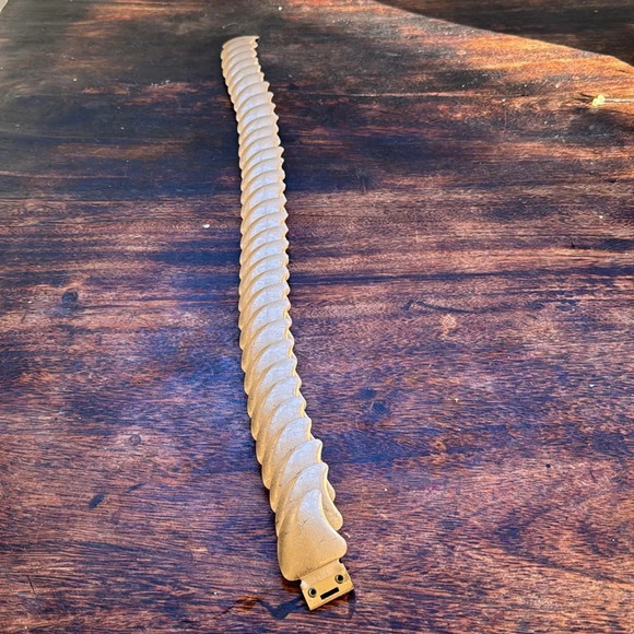 Gold vintage stretchy metal belt 70’s vintage great condition fish like scales main image 5